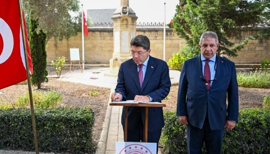 Adalet Bakanı Tunç, Maltada Türk Büyükelçiliğini ve şehitliği ziyaret etti