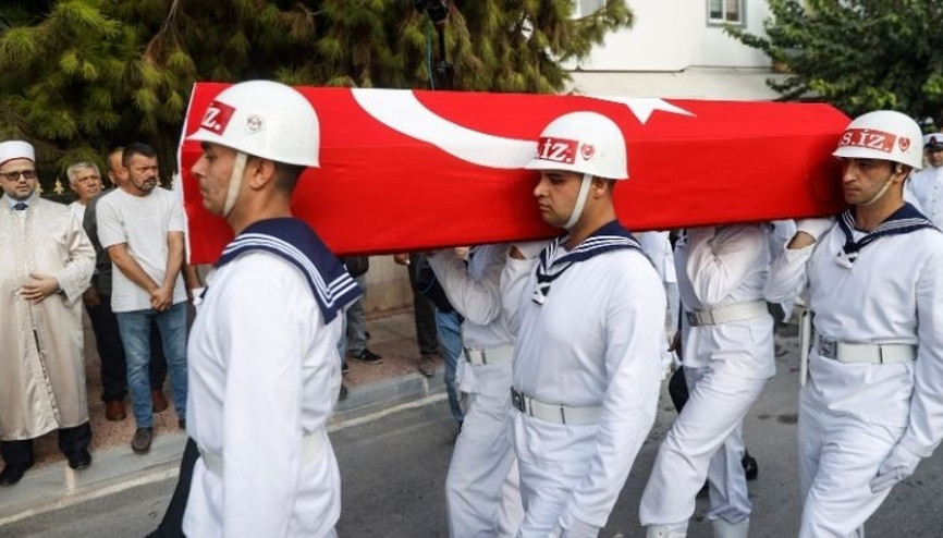 Görevi başında kalp krizi geçirmişti... Şehit uzman çavuş gözyaşlarıyla toprağa verildi