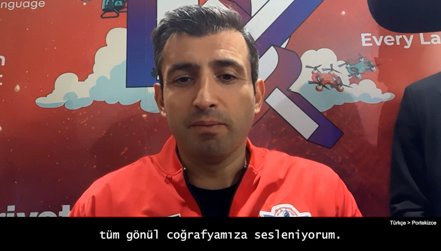 Selçuk Bayraktardan Demirören Medya standına ziyaret