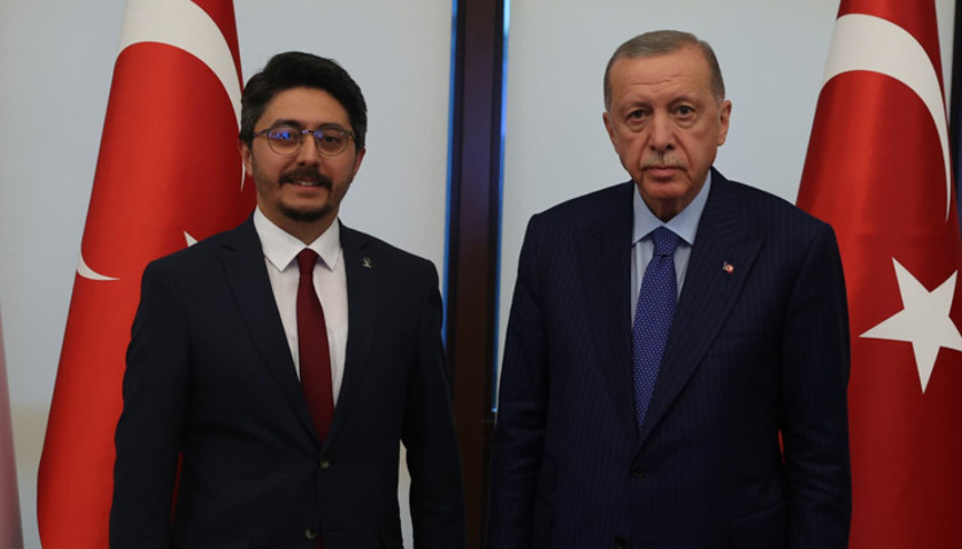 AK Parti il başkanı görevinden ayrıldı