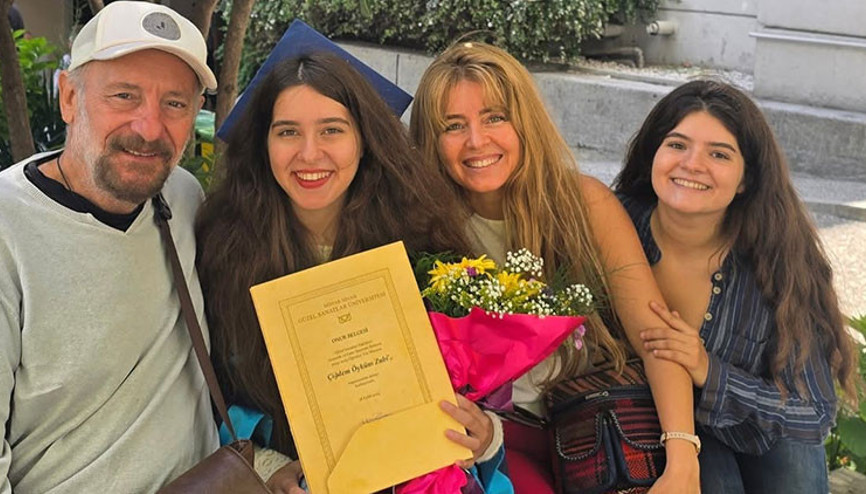 Usta oyuncunun büyük gururu Kızım onur belgesiyle mezun oldu