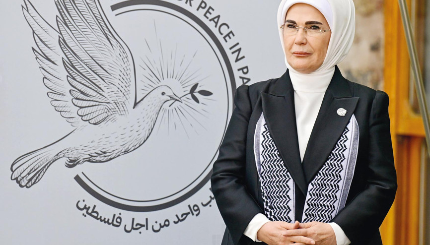 Gazzeli çocukların eğitim hakkı için imza attı