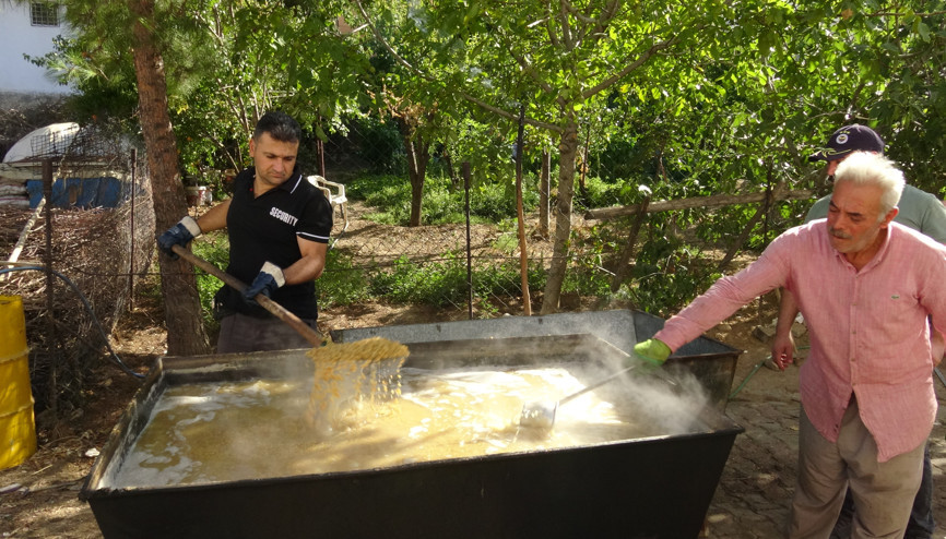 Gercüş’te bulgur kaynatma geleneği devam ediyor