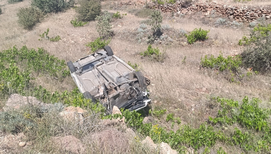 Gercüş’te otomobil araziye yuvarlanarak ters döndü: 1 yaralı
