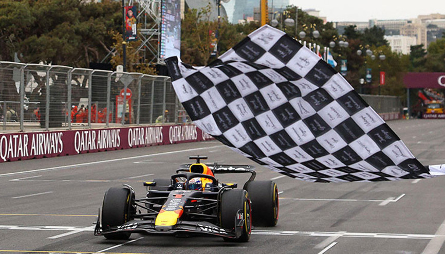 Formula 1de Azerbaycan Grand Prixsini Max Verstappen kazandı