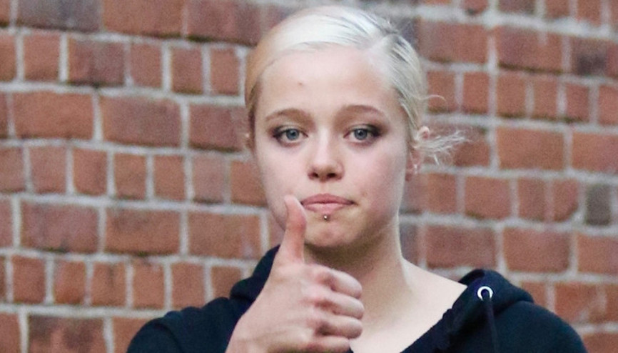 Kimlerin kızı olduğu bakışlarından bile belli Artık adı da başka soyadı da