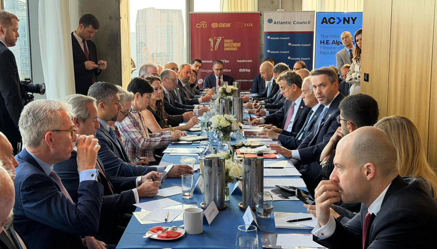 Bakan Bayraktardan ABDli iş insanlarına yatırım çağrısı