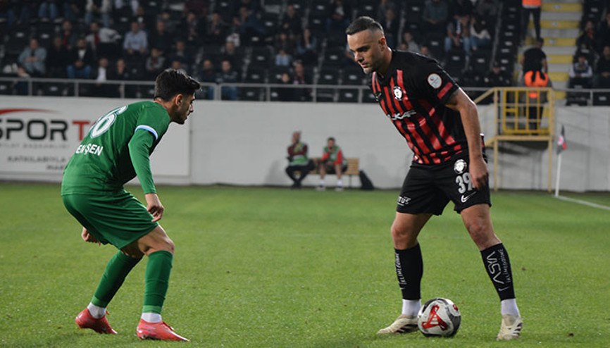 Çorum FK ile Serik Spor puanları paylaştı