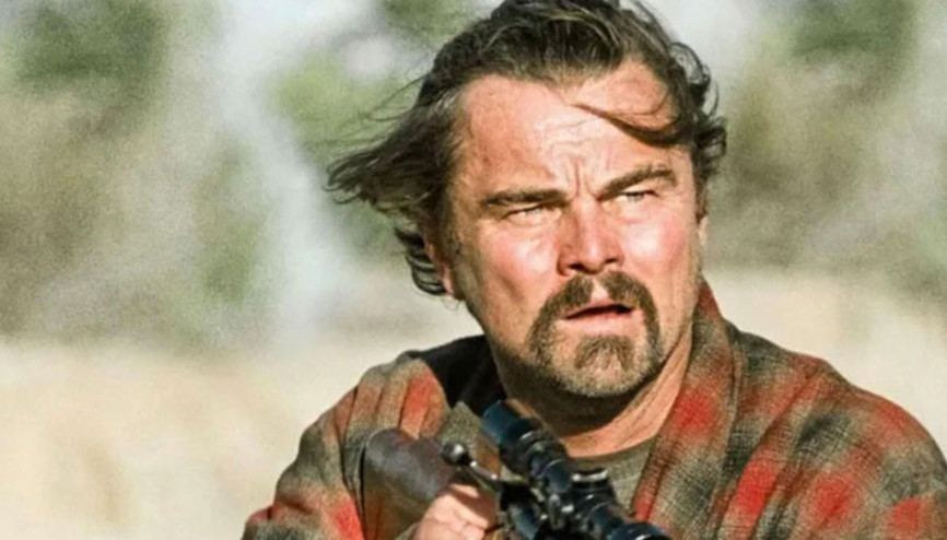 Bırakın bu yaşında bekar olmasını, güzel kadınlarla gezmesini... Şu ihtişama bir bakın