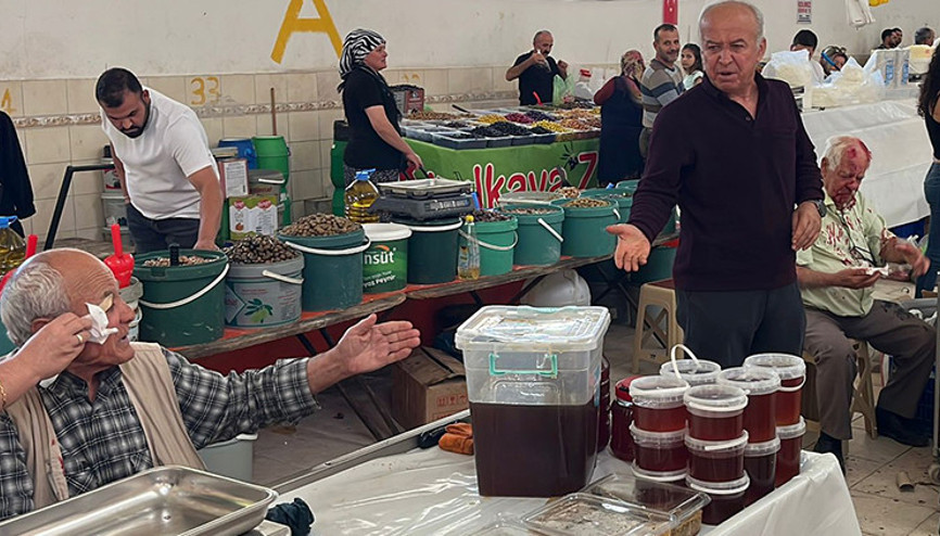 Yaşlı pazarcıların bal satışı kavgası kötü bitti