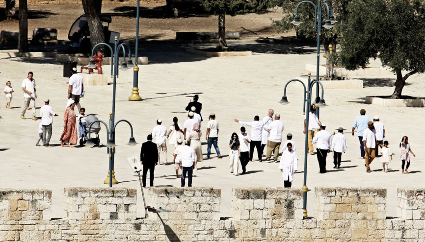 Yeni yıl bahanesiyle İsrailliler Mescid-i Aksa’yı bastı