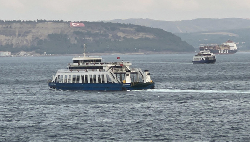 Deniz ulaşımına fırtına engeli Gökçeada feribot seferleri iptal edildi