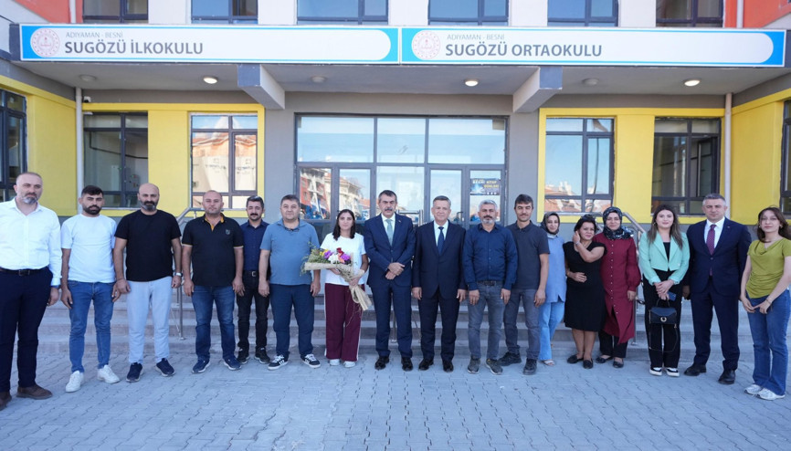 Bakan Tekin’den sürpriz okul ziyareti