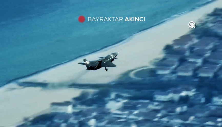 Bayraktar KIZILELMAnın ilk kez mühimmatlı uçuşu paylaşıldı