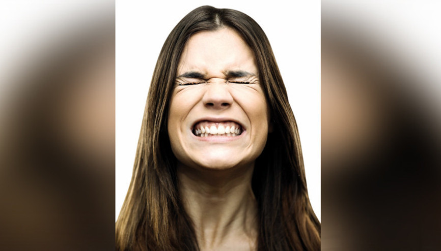 Her 4 kişiden biri dişlerini sıkıyor