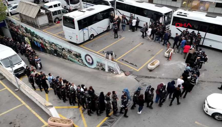 Usulsüz yöntemlerle yabancılara vatandaşlık kazandıramaya çalışan 113 şüpheli yakalandı