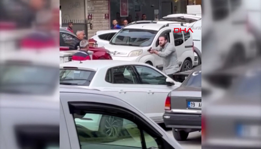 Ankarada yol verme tartışması: Sürücü silah çekti