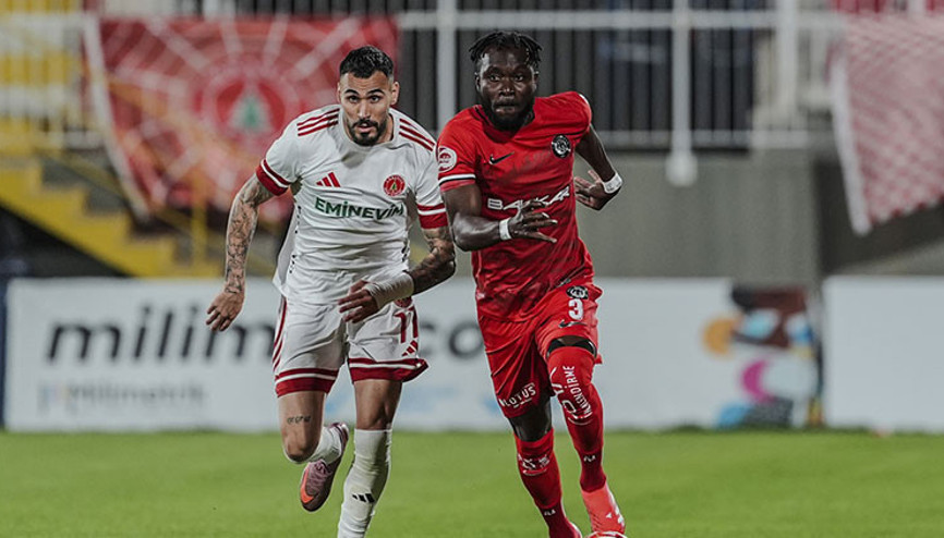 Ümraniyespor ile Çorum FK, berabere kaldı