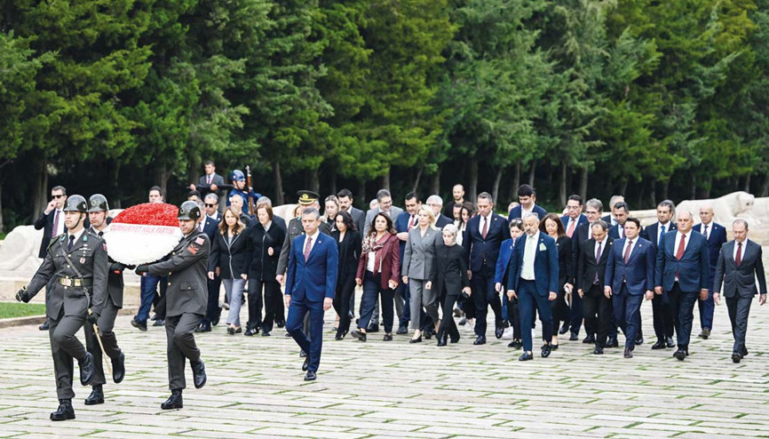 Anıtkabir’i ziyaret