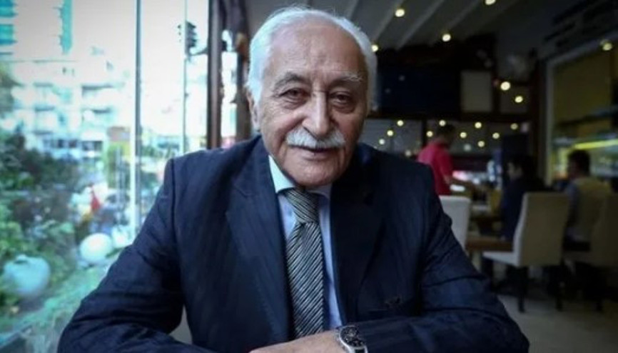 Yavuz Bülent Bakiler kimdir, nereli, kaç yaşında vefat etti Yazar Yavuz Bülent Bakilerin şiirler, kitapları ve hayatına dair bilgiler