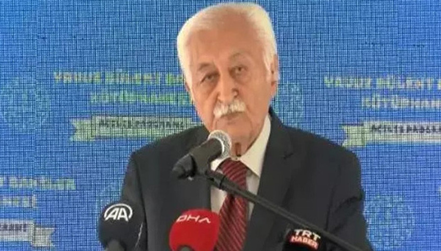 Şair ve yazar Yavuz Bülent Bakiler hayatını kaybetii