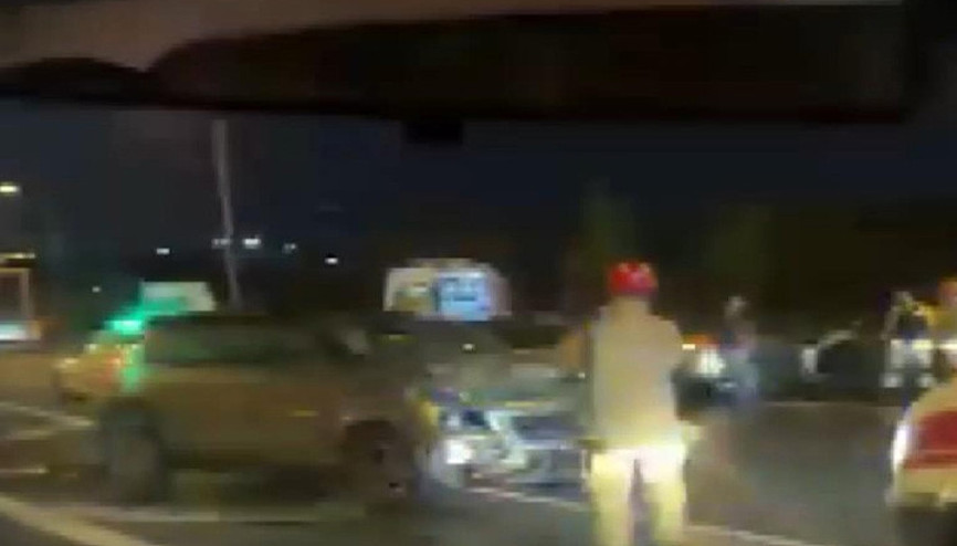 Eyüpsultan TEM Otoyolunda 17 aracın karıştığı zincirleme kaza