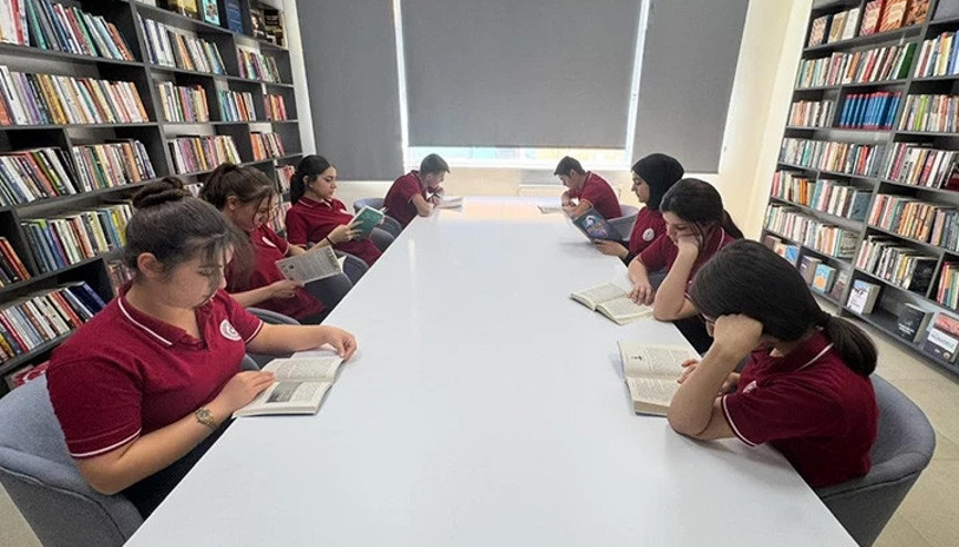 Hakkari’deki kütüphane gençlerin uğrak yeri oldu