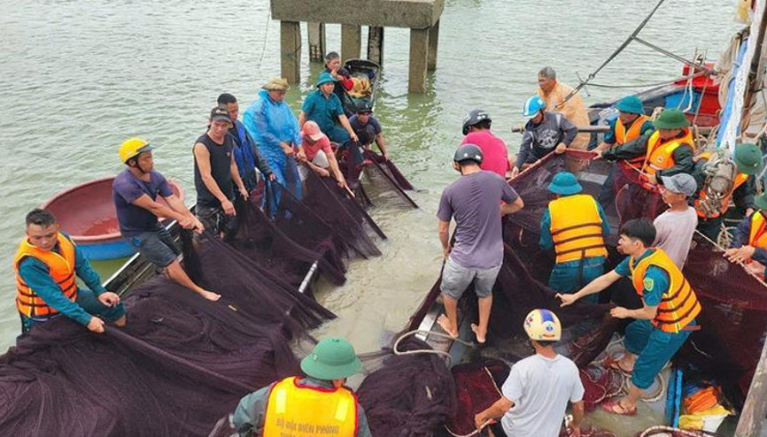 Vietnamda Bualoi tayfunu alarmı: 12 ölü, 17 kayıp