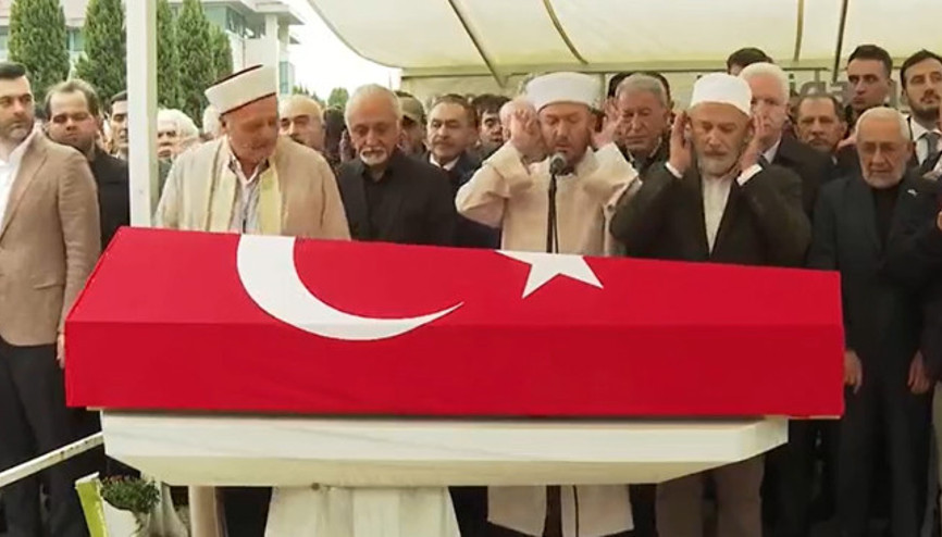 Yazar ve şair Yavuz Bülent Bakiler son yolculuğuna uğurlandı