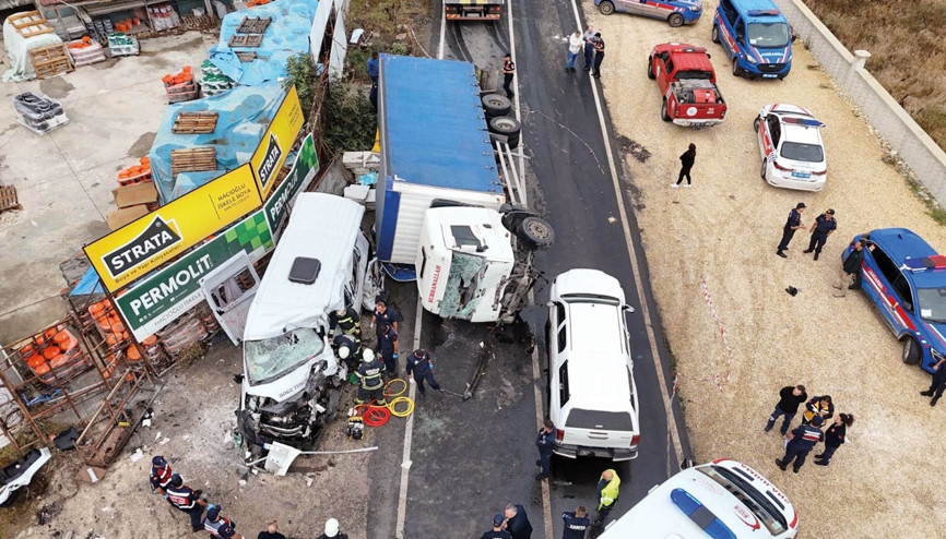 Tekirdağ’da feci kaza: 3 ölü, 9 yaralı