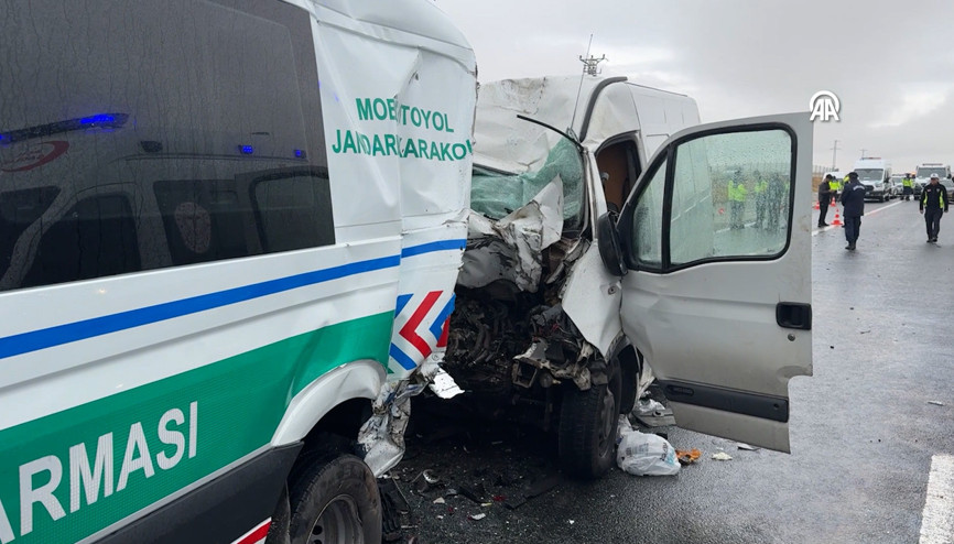 Aksarayda trafik kazasında 2 asker şehit oldu, 1 kişi öldü