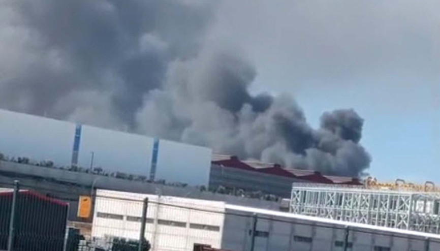 İzmirde fabrikada çıkan yangın söndürüldü