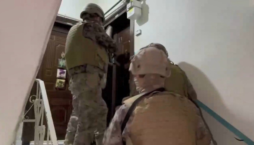 İstanbul - Ümraniyede pankartlı tehdit şüphelileri yakalandı