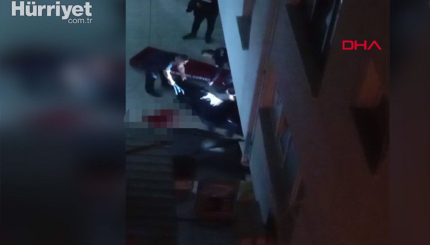 Güllü’nün kızının annesinin başında sinir krizi geçirdiği yeni görüntüler ortaya çıktı