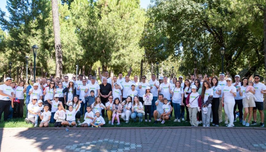 Philip Morris Türkiye Gönüllüleri “Tertemiz İzmir” için sahadaydı