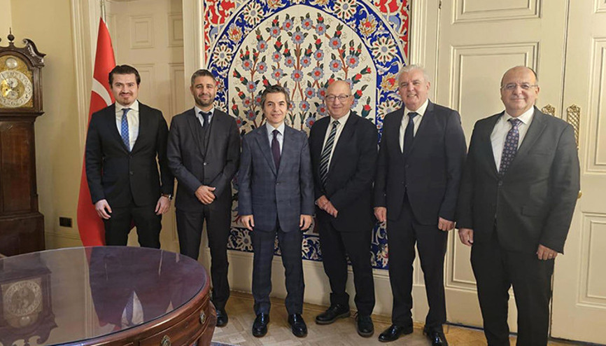 Londrada Türk toplumuna destek