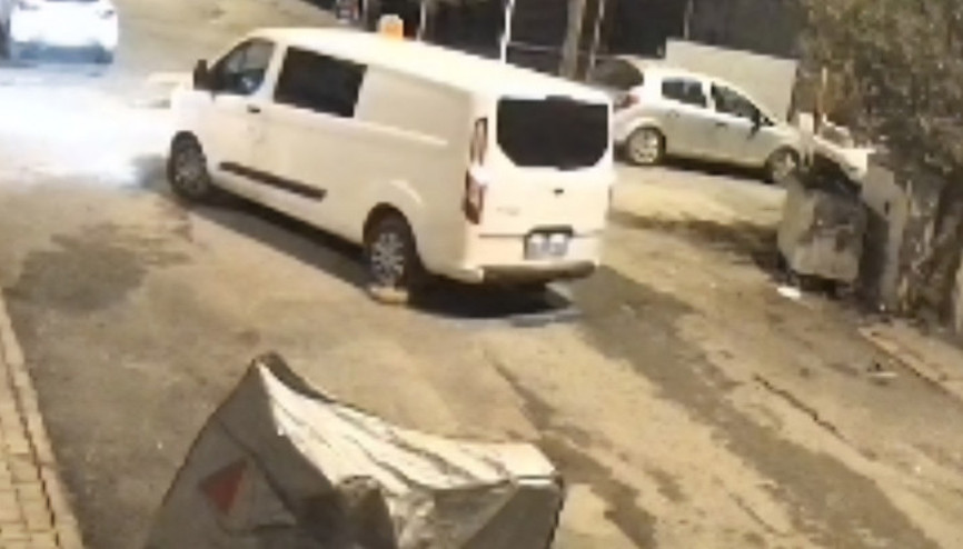 Tepki çeken görüntü: Kediyi ezip kaçtı