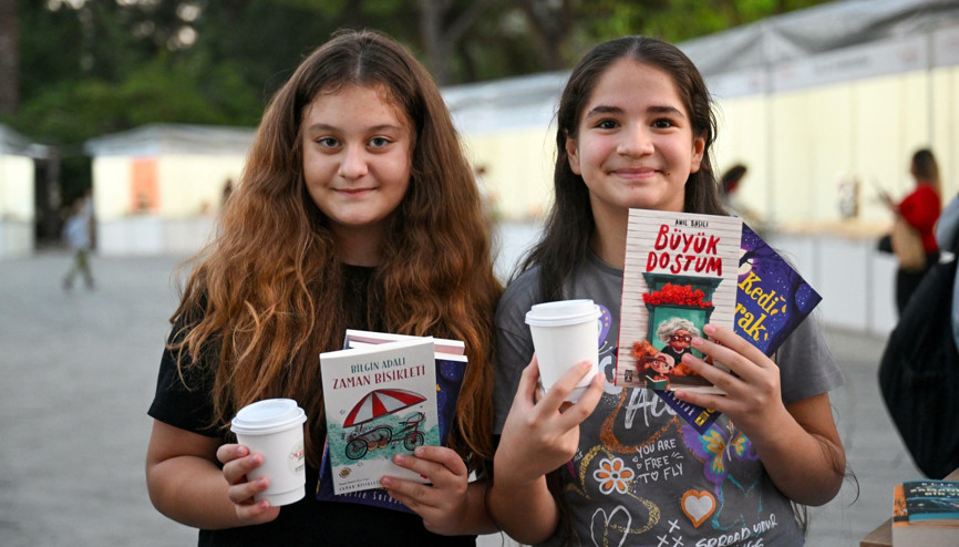 Bornovada kitapların ışığında kültür şöleni