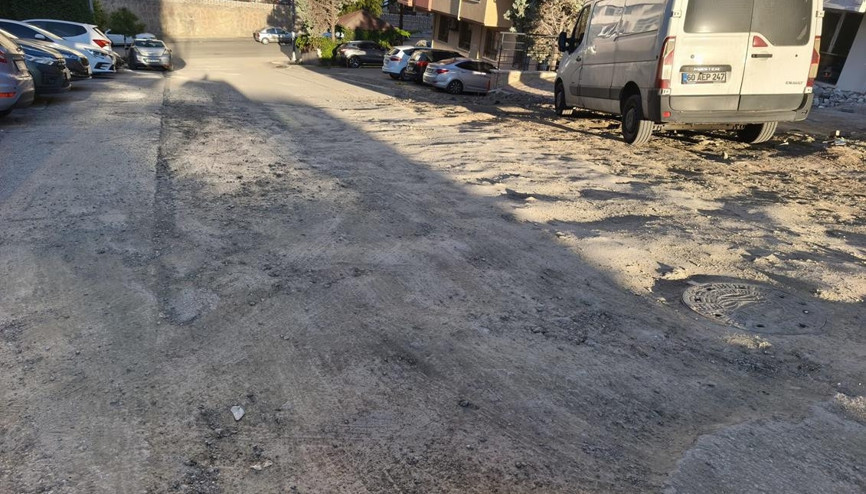 İlhanlı Sokak asfalta hasret
