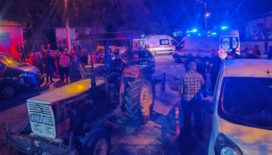 Köy meydanında 2 arkadaşını av tüfeğiyle öldürdü