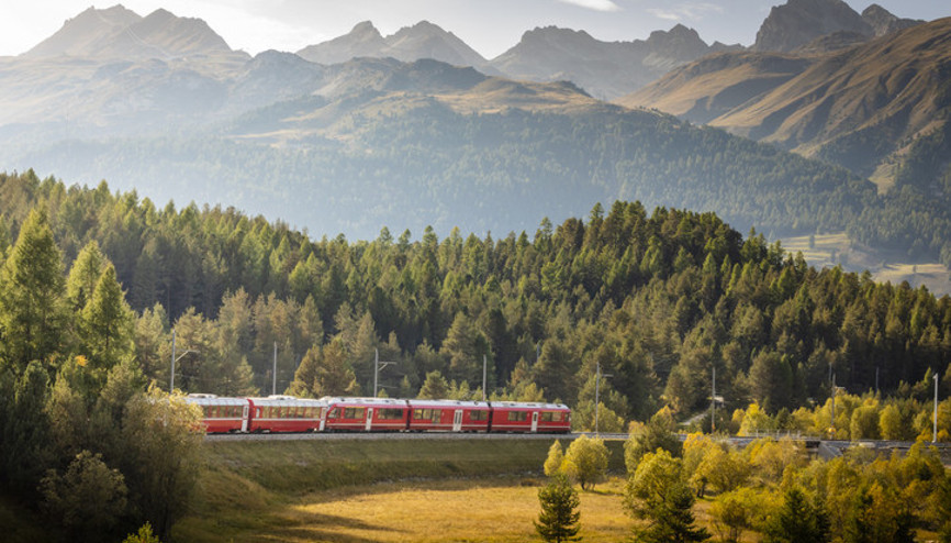 Sonbaharın renklerini trenle keşfedin: ABD, Kanada ve Avrupa’nın harika manzaralara sahip rotaları