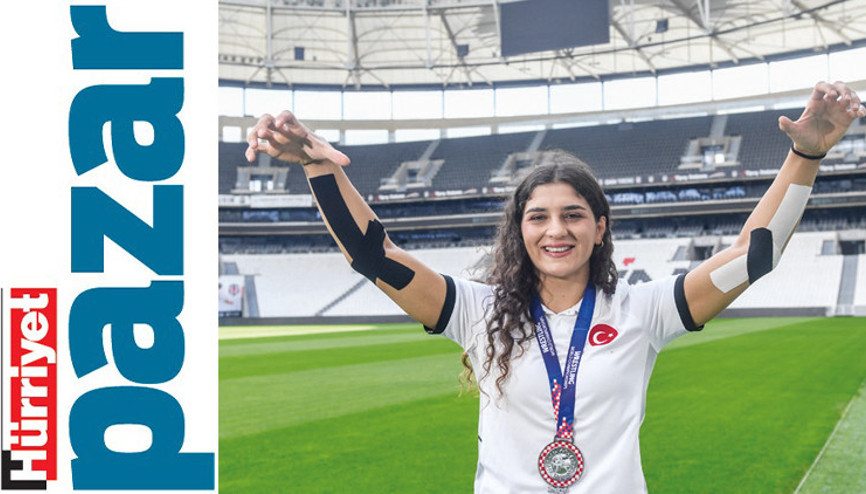 ‘Bayrağımız dalgalanınca minderdeki acılar kuş olup gidiyor’