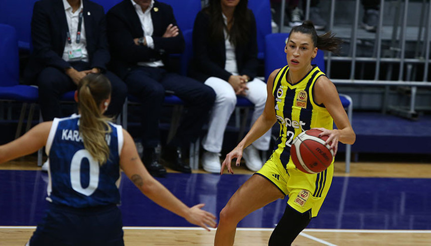 Fenerbahçe Opet lige galibiyetle başladı
