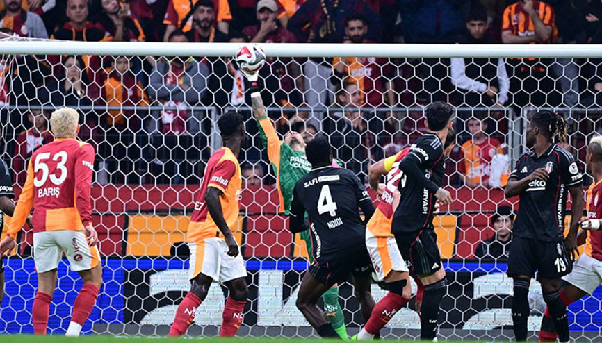 Galatasarayın yıldızlarından derbi yorumu: Buruk bir sevinç...