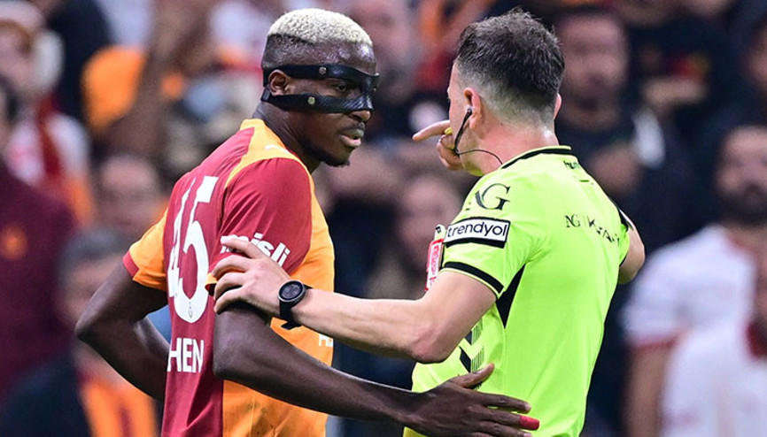 Osimhenin 2, Emirhanın 1 kırmızı kartlık eylemi var