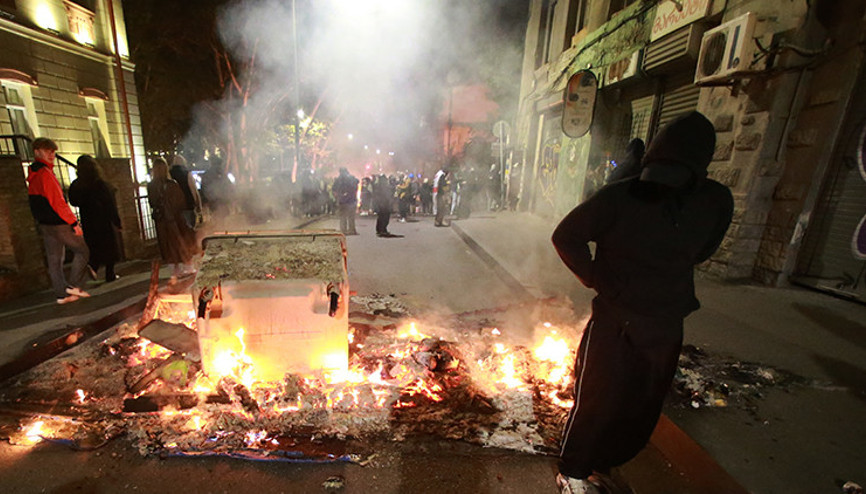 Gürcistanda polis ve göstericiler karşı karşıya geldi: 27 kişi yaralandı