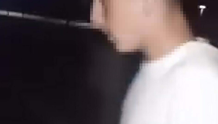 Lise öğrencisi, okul arkadaşını darbetti; o anlar kamerada