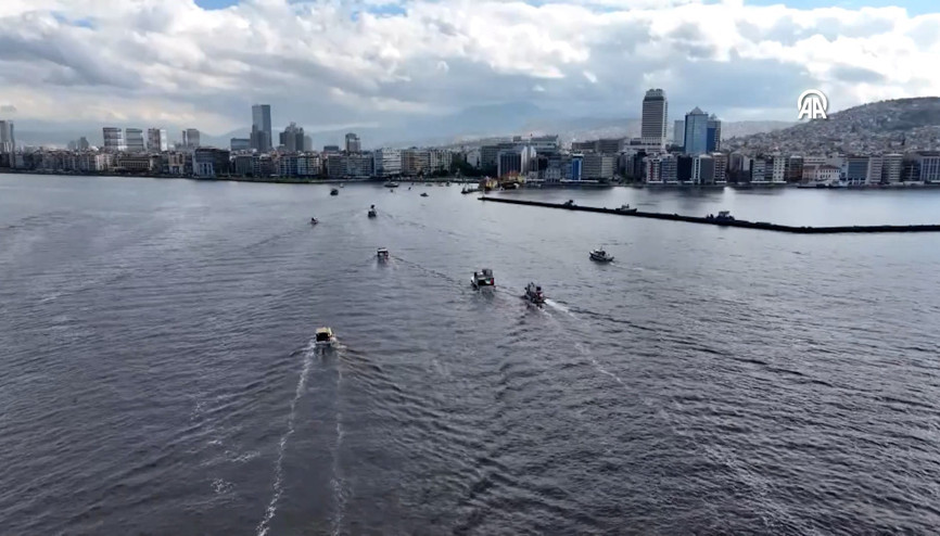 Filistin ile Küresel Sumud Filosuna denizden destek