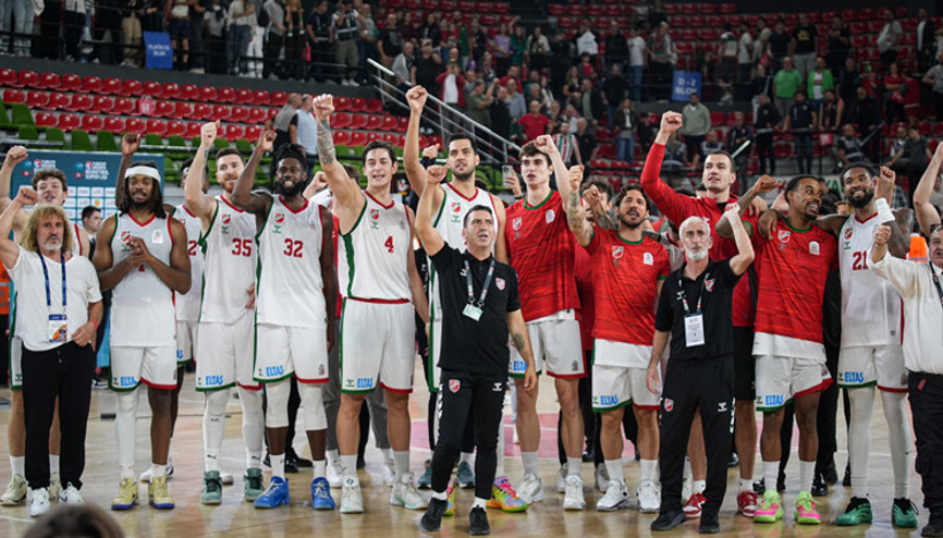 Karşıyaka evinde Yukatel Merkezefendi Belediyesi Basketi devirdi
