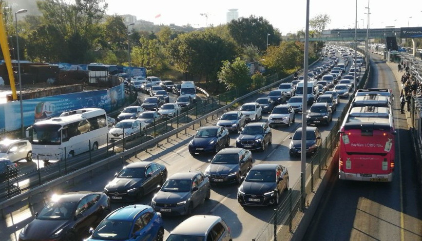 İstanbulda sabah saatlerinde trafik